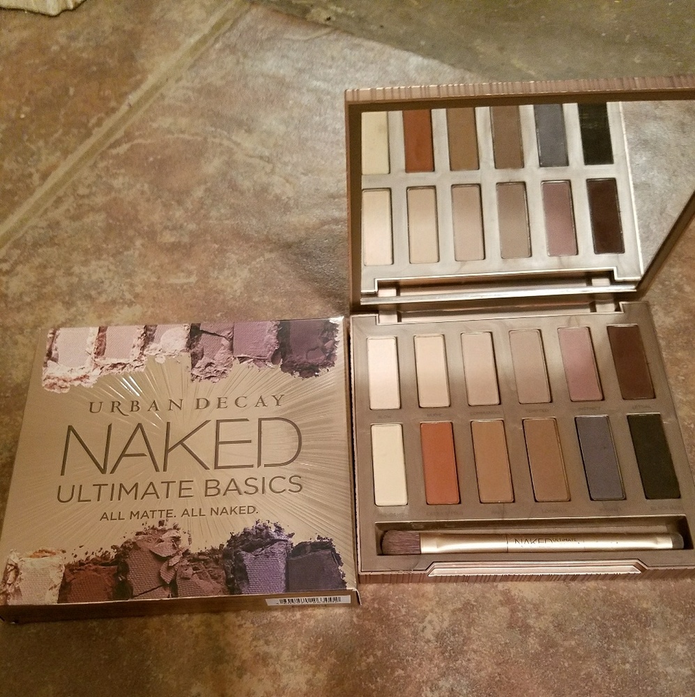 *AUTH URBAN DECAY NAKED ULTIMATE BASICS PALETTE*